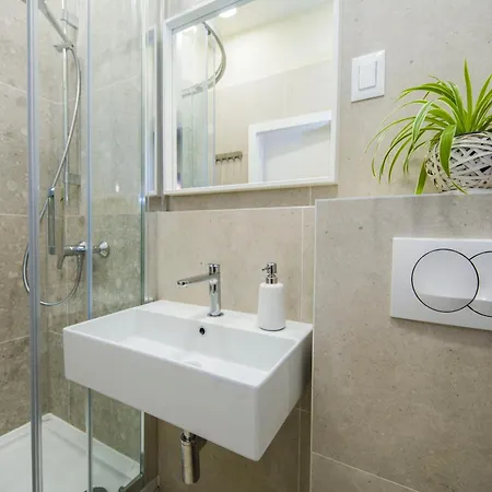 Hidden Luxury 2br With Terrace アパート スプリト