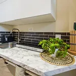 Hidden Luxury 2br With Terrace Apartment *