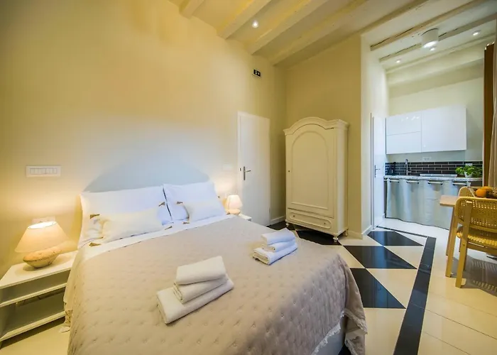 Hidden Luxury 2br With Terrace شقة *