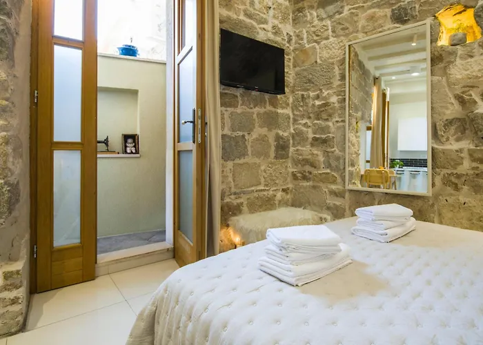 Hidden Luxury 2br With Terrace شقة *