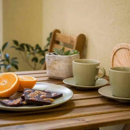 Hidden Luxury 2br With Terrace Apartment *