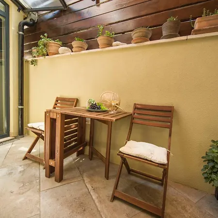 Hidden Luxury 2br With Terrace Apartment