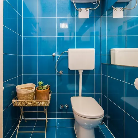 Hidden Luxury 2br With Terrace Apartment *