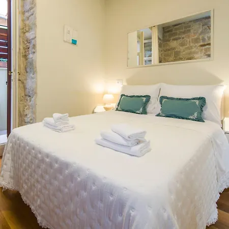 Hidden Luxury 2br With Terrace Apartment *