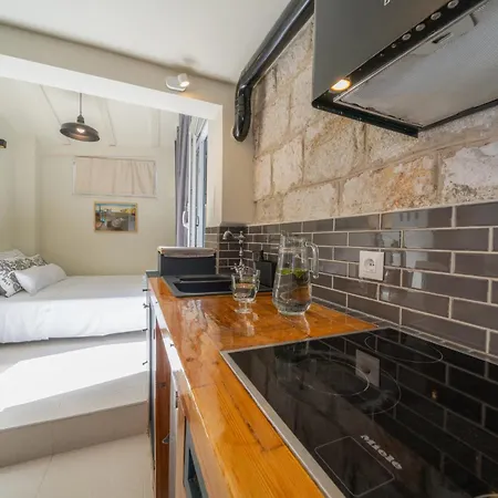 Hidden Luxury 2br With Terrace Апартаменти Спліт